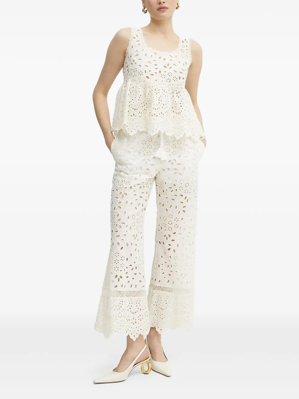 Топ с кружевом и вышивкой Ermanno Scervino, нейтральный
Топ с кружевом и вышивкой Ermanno Scervino, нейтральный