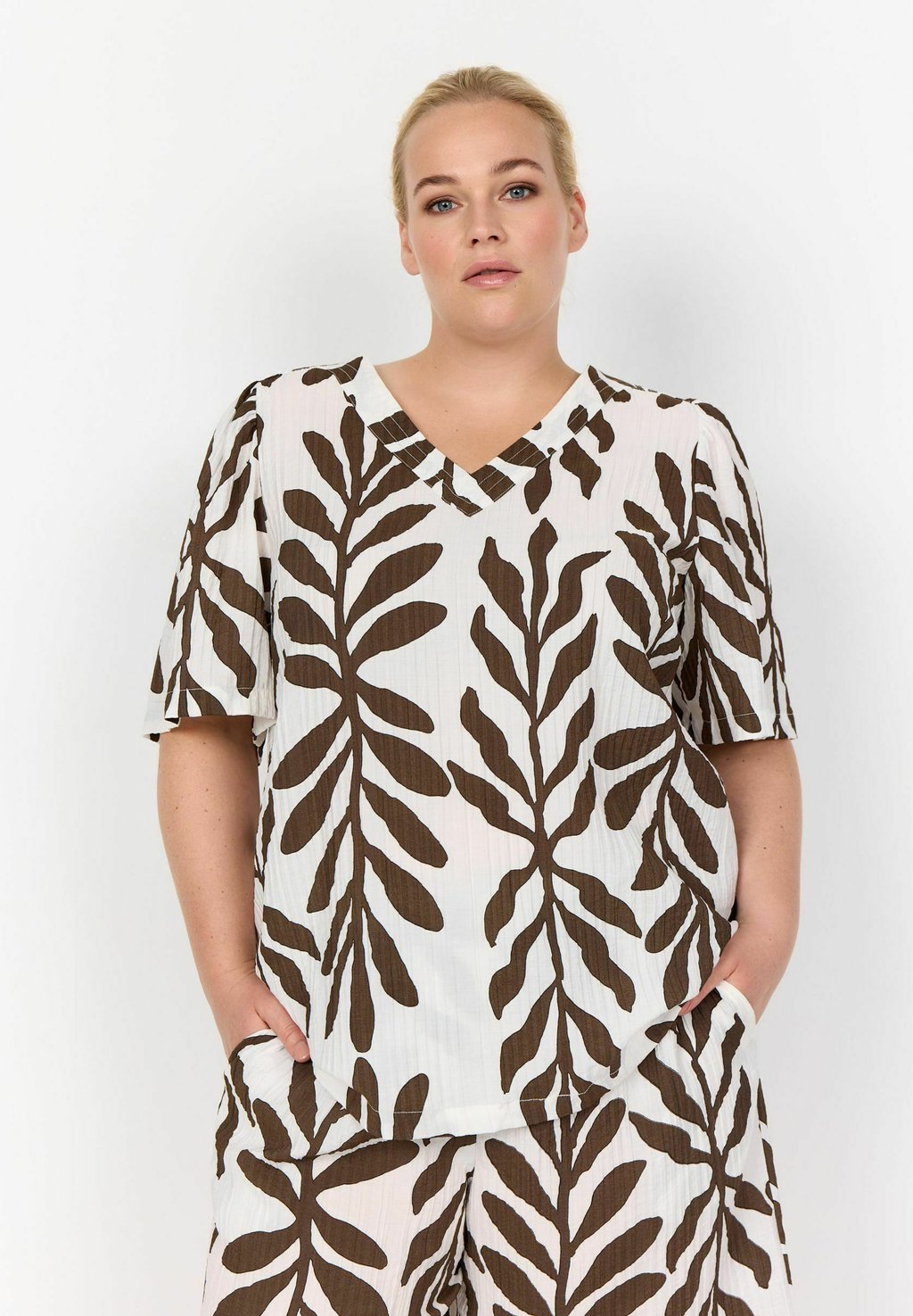 Блуза WA-MARTA 1 Wasabi Concept, коричневый
Блуза WA-MARTA 1 Wasabi Concept, коричневый