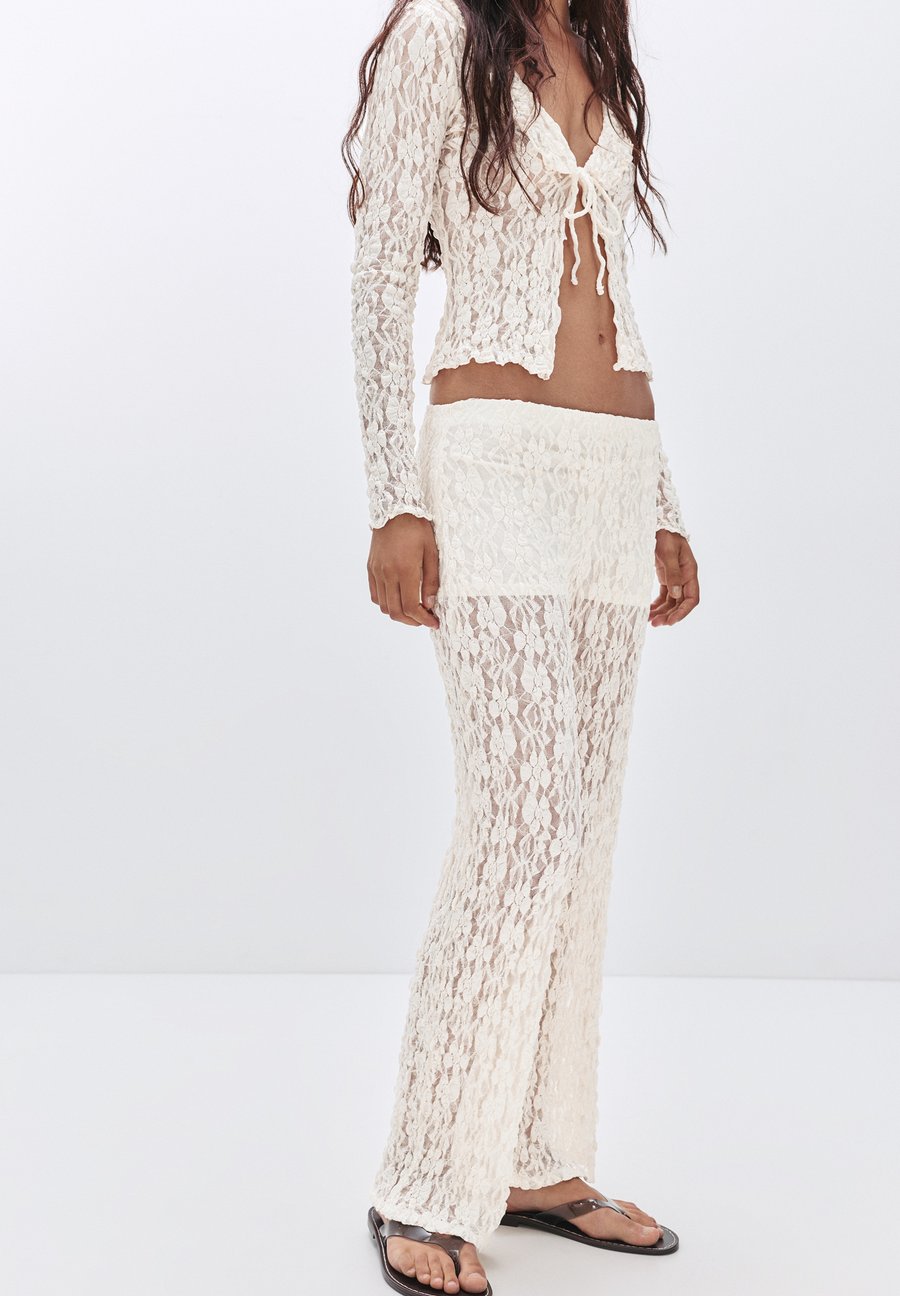 Брюки PULL&BEAR Trousers, Beige
Брюки PULL&BEAR Trousers, Beige