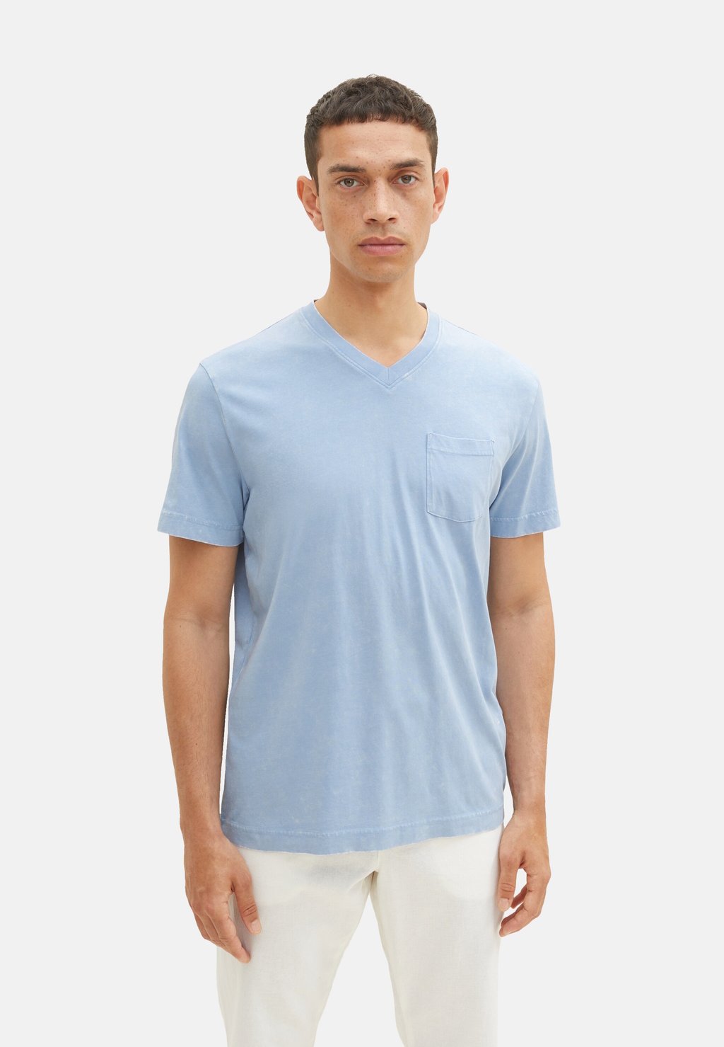 Базовая футболка KURZARM MIT V AUSSCHNITT AUSGEWASCHENER OPTIK UND BRUSTTASCHE TOM TAILOR, светло-голубой
Базовая футболка KURZARM MIT V AUSSCHNITT AUSGEWASCHENER OPTIK UND BRUSTTASCHE TOM TAILOR, светло-голубой