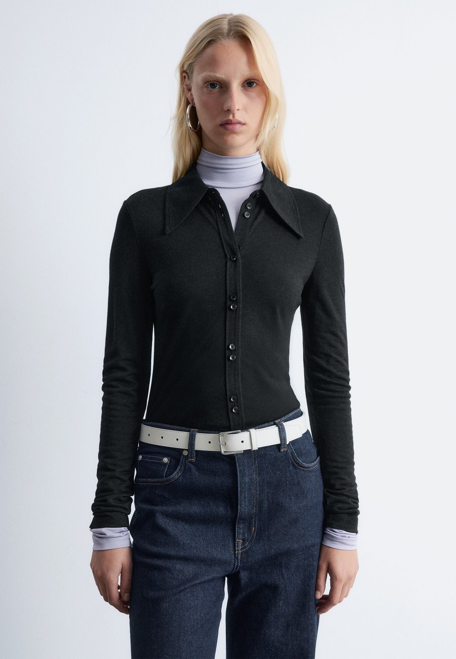 Блуза & other stories POINTED-COLLAR, Black
Блуза & other stories POINTED-COLLAR, Black