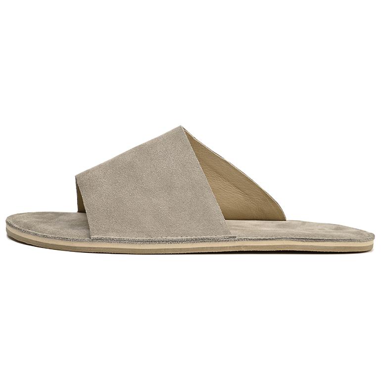 Мужские серые тапочки-слайды на резиновой подошве Brounvanm, Gray
Мужские серые тапочки-слайды на резиновой подошве Brounvanm, Gray