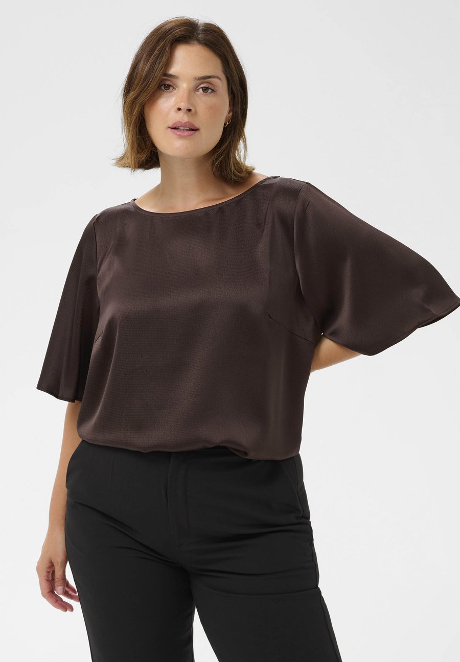 Блуза Kaffe Curve KCdina Blouse, Black Coffee/Black
Блуза Kaffe Curve KCdina Blouse, Black Coffee/Black