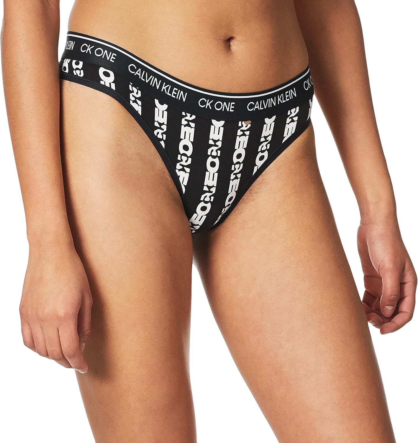 Женские трусики-стринги Calvin Klein Ck One Cotton, One Logo Stripe Black
Женские трусики-стринги Calvin Klein Ck One Cotton, One Logo Stripe Black