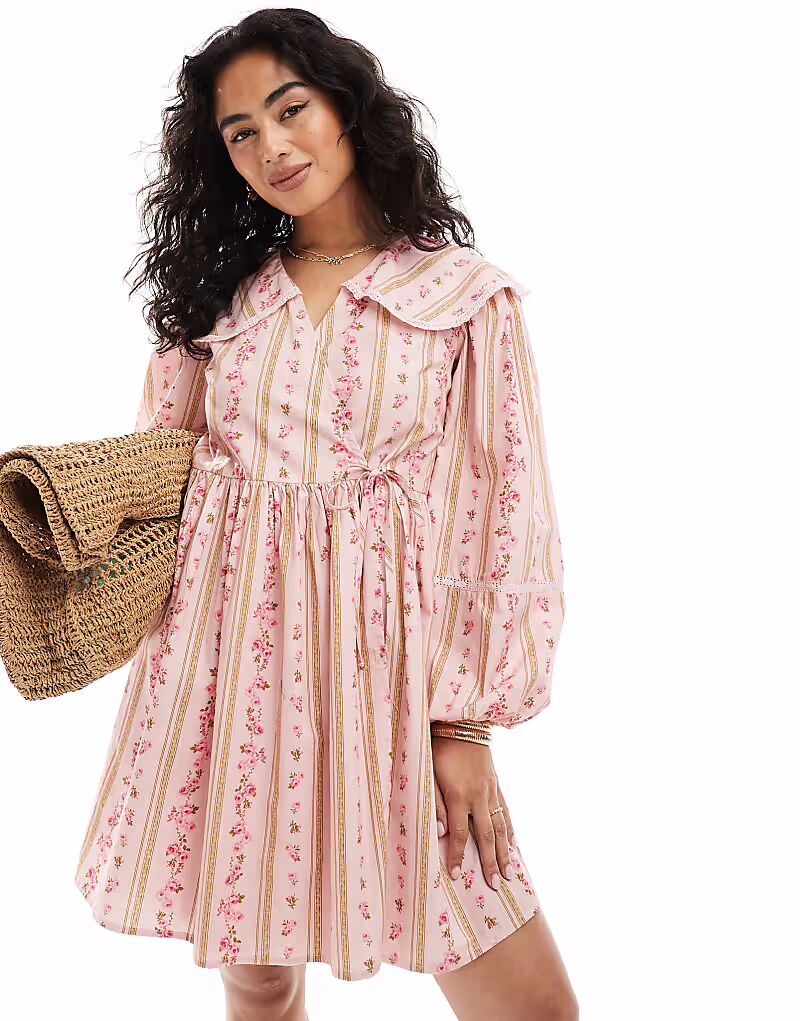 Платье-халат Miss Selfridge с воротником-стойкой
Платье-халат Miss Selfridge с воротником-стойкой