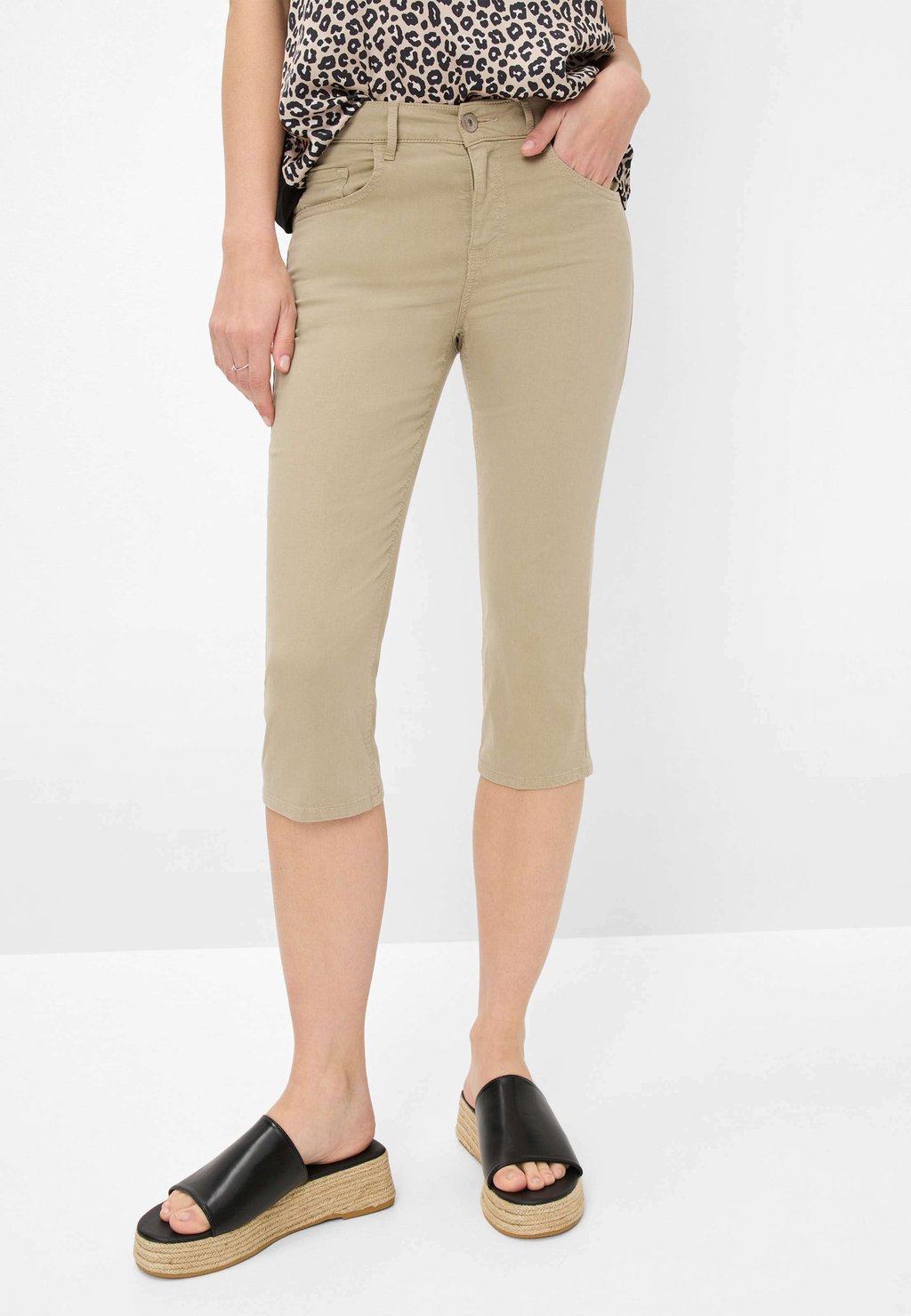 Джинсовые шорты STYLE SHAKIRA BRAX, оливковый
Джинсовые шорты STYLE SHAKIRA BRAX, оливковый