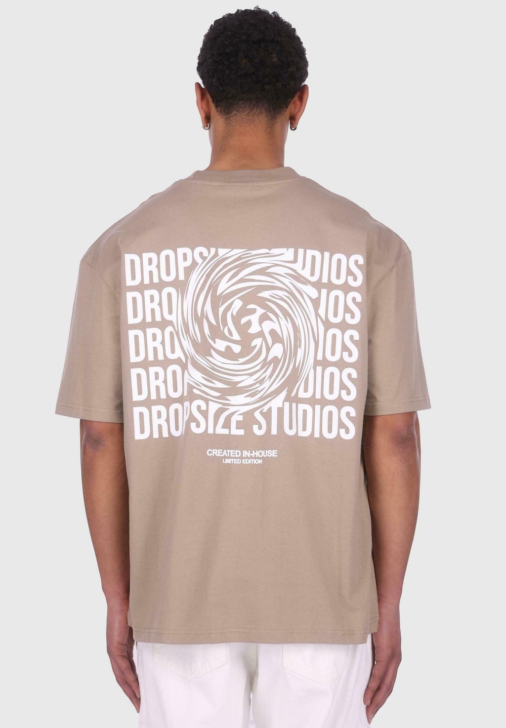 Футболка с принтом Dropsize, светло-коричневый
Футболка с принтом Dropsize, светло-коричневый
