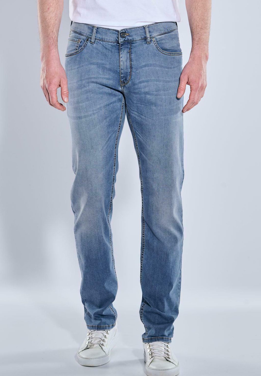 Джинсы прямого кроя SUPER-STRETCH- REGULAR Engbers, светло-голубой
Джинсы прямого кроя SUPER-STRETCH- REGULAR Engbers, светло-голубой