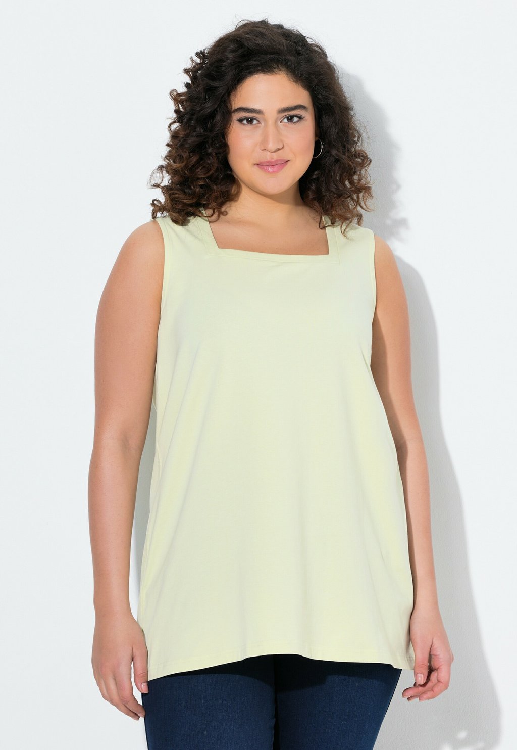 Топ LONG CARREE-AUSSCHNITT ÄRMELLOS Ulla Popken, зеленый
Топ LONG CARREE-AUSSCHNITT ÄRMELLOS Ulla Popken, зеленый