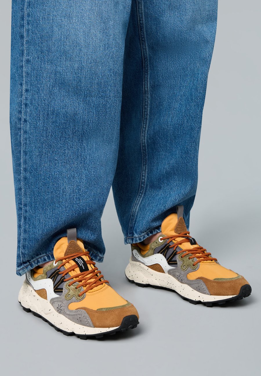 Кроссовки Flower Mountain YAMANO , Orange/Multi-Coloured
Кроссовки Flower Mountain YAMANO , Orange/Multi-Coloured