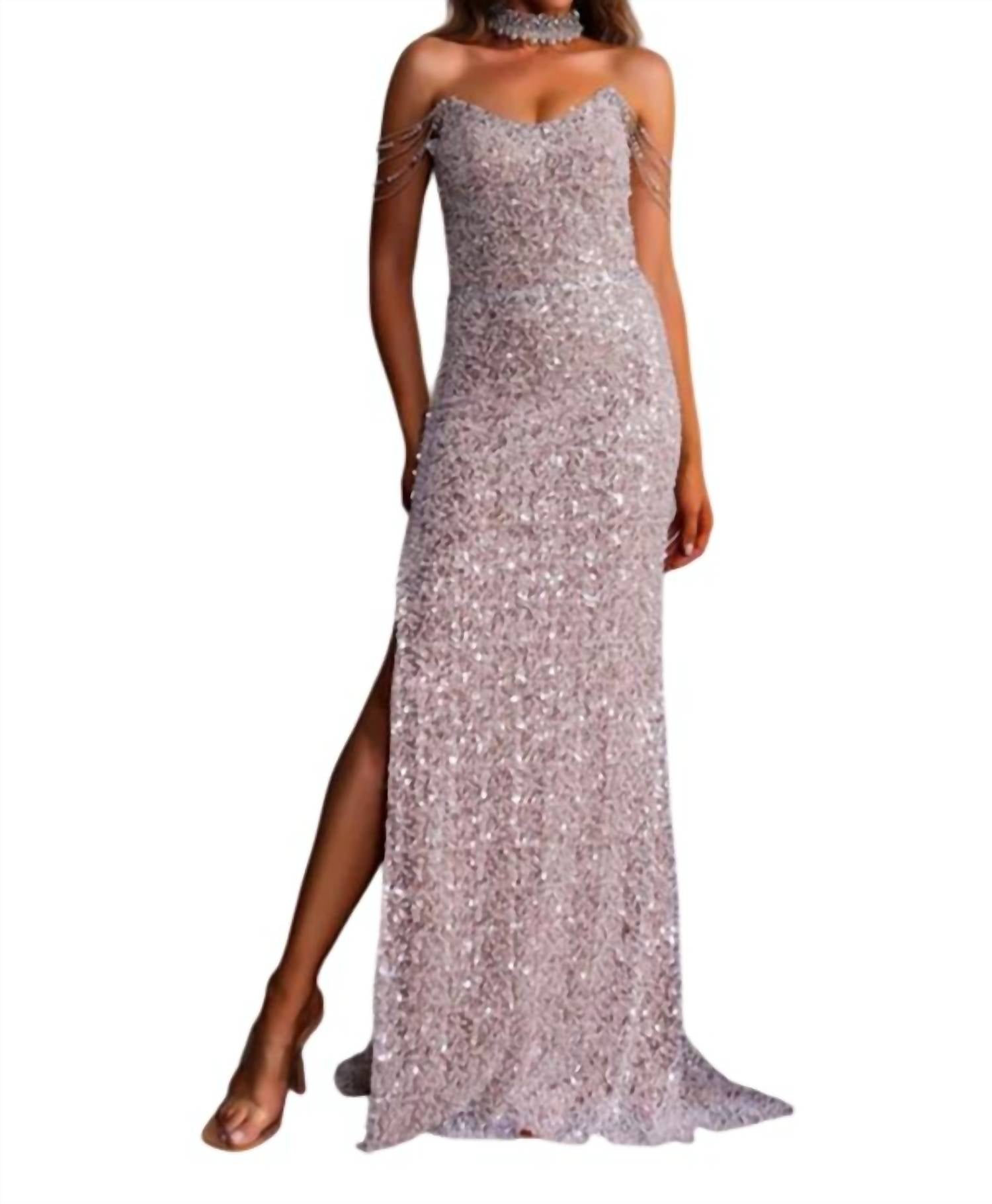 Серебряно-бежевое платье с пайетками и жемчугом Terani Couture
Серебряно-бежевое платье с пайетками и жемчугом Terani Couture