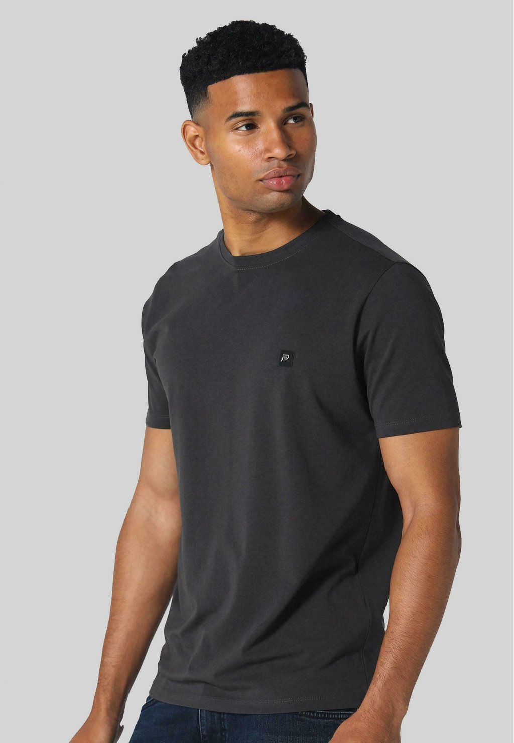 Базовая футболка DOVER 883 Police, темно-серый
Базовая футболка DOVER 883 Police, темно-серый