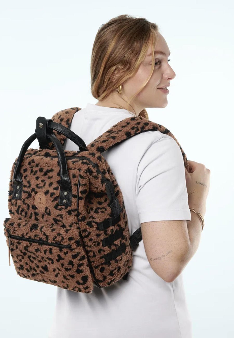 Рюкзак Cabaia ADVENTURER MINI, Beige
Рюкзак Cabaia ADVENTURER MINI, Beige