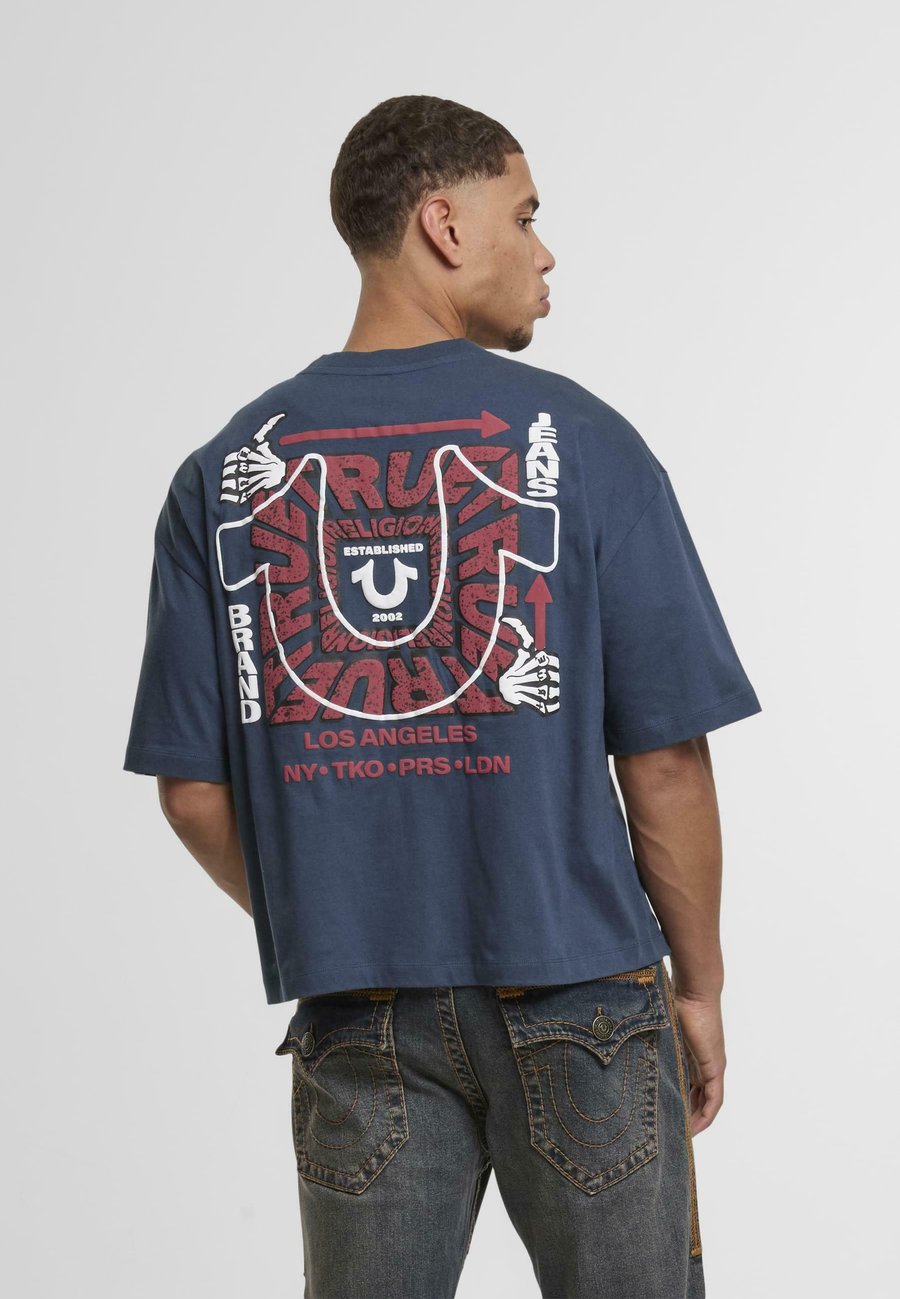 Футболка True Religion THUMBS UP BOXY, Blue, Синий, Футболка True Religion THUMBS UP BOXY, Blue
Футболка True Religion THUMBS UP BOXY, Blue, Синий, Футболка True Religion THUMBS UP BOXY, Blue