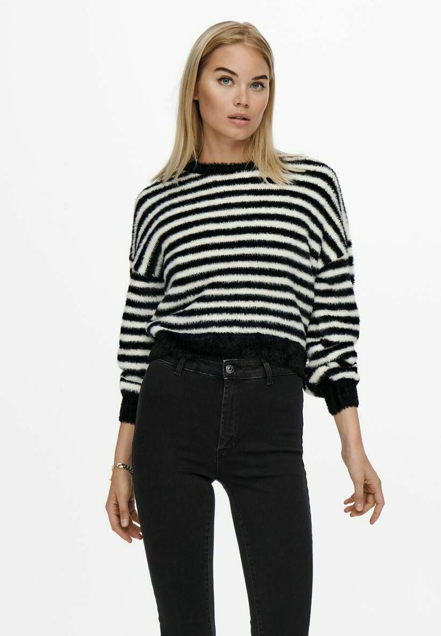 Свитшот ONLY ONLPIUMO LS NOOS, черный 
Свитшот ONLY ONLPIUMO LS NOOS, черный