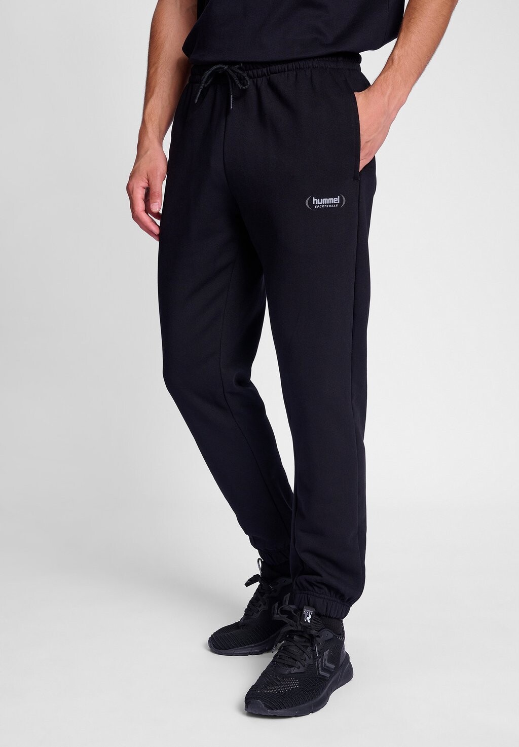 Брюки для бега FELIX REGULAR Hummel, цвет black
Брюки для бега FELIX REGULAR Hummel, цвет black