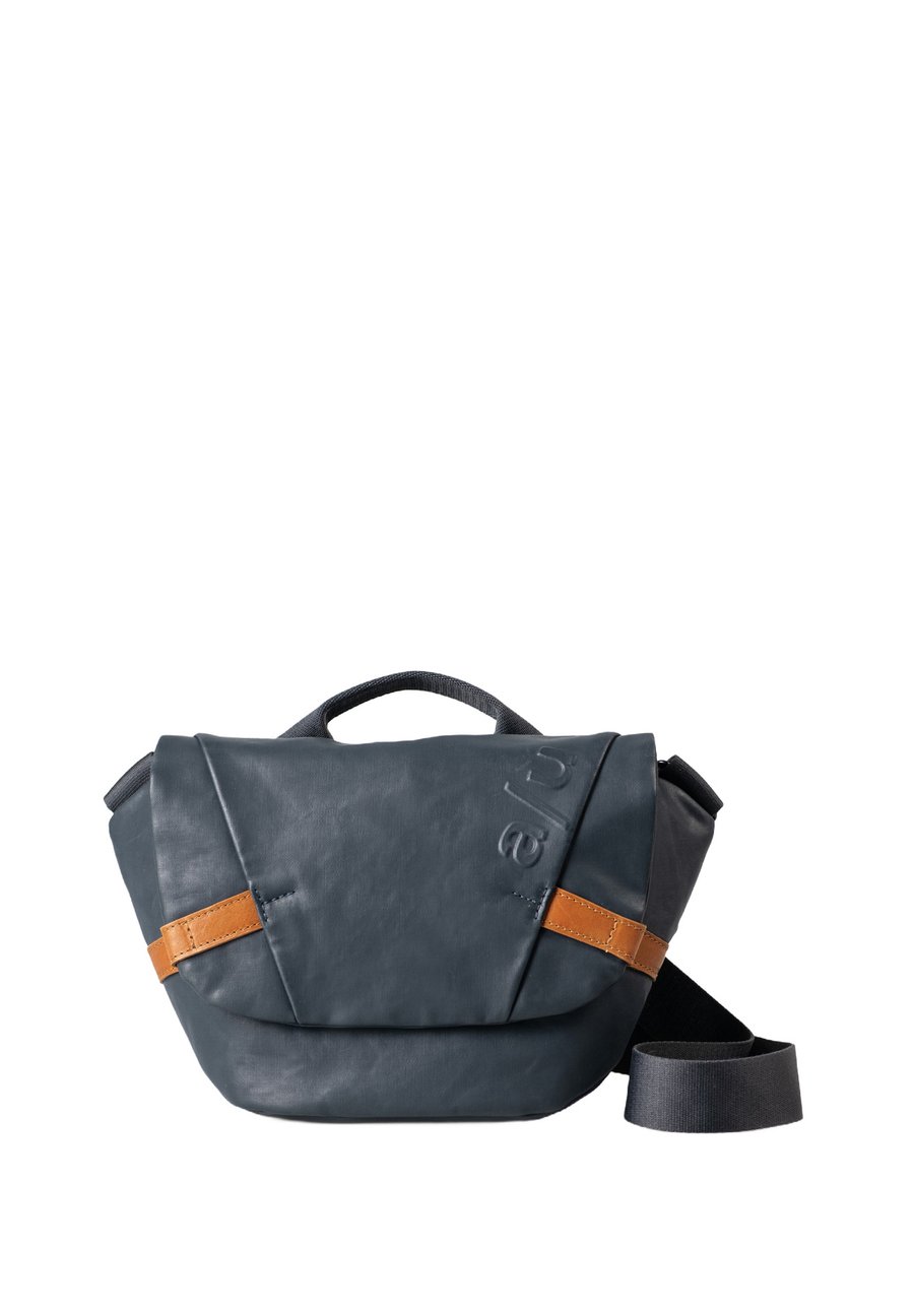 Сумка кросс-боди Aunts & Uncles KAZO, Night Blue/Dark Blue
Сумка кросс-боди Aunts & Uncles KAZO, Night Blue/Dark Blue