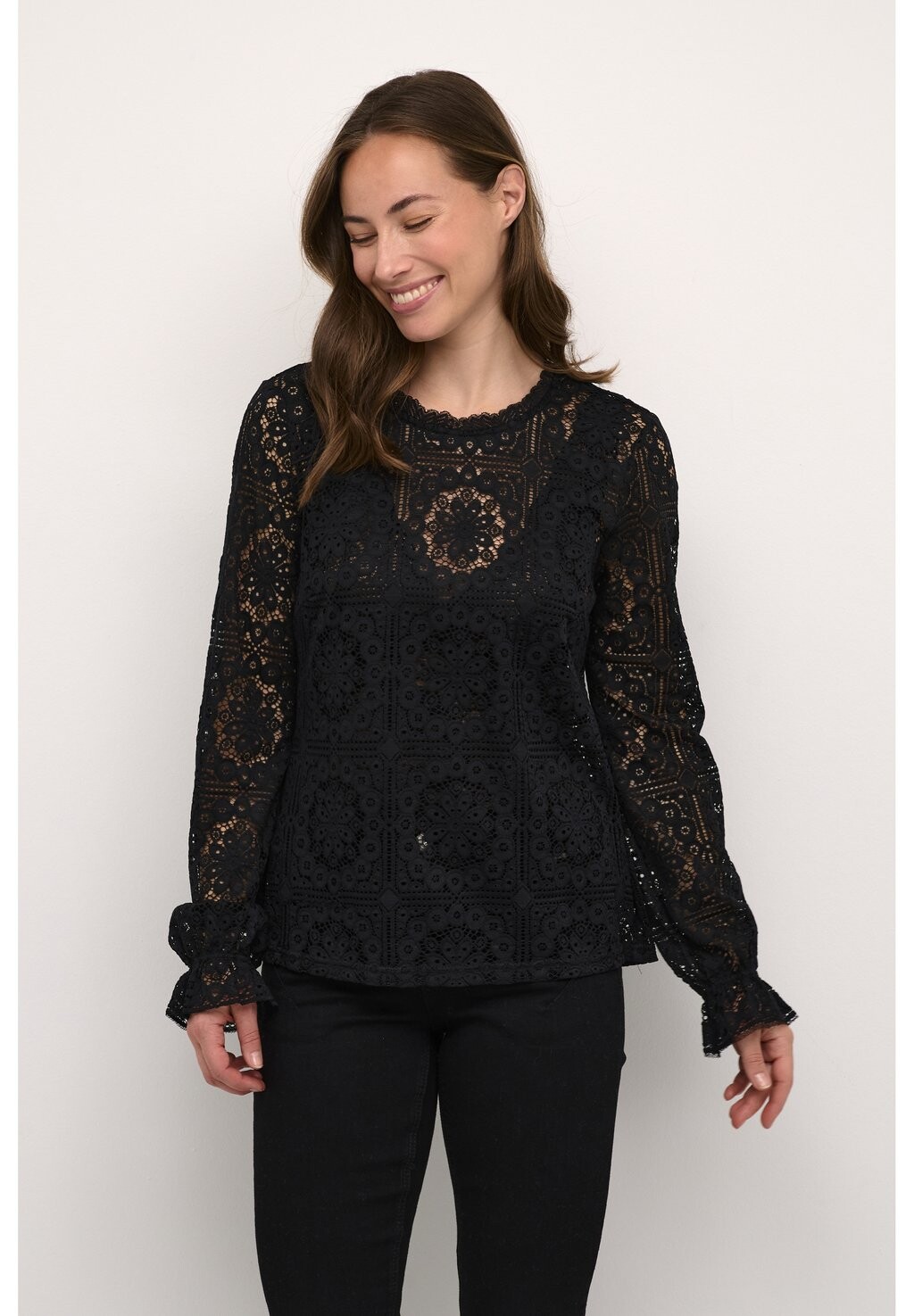 Блузка TILEY Cream, цвет pitch black
Блузка TILEY Cream, цвет pitch black