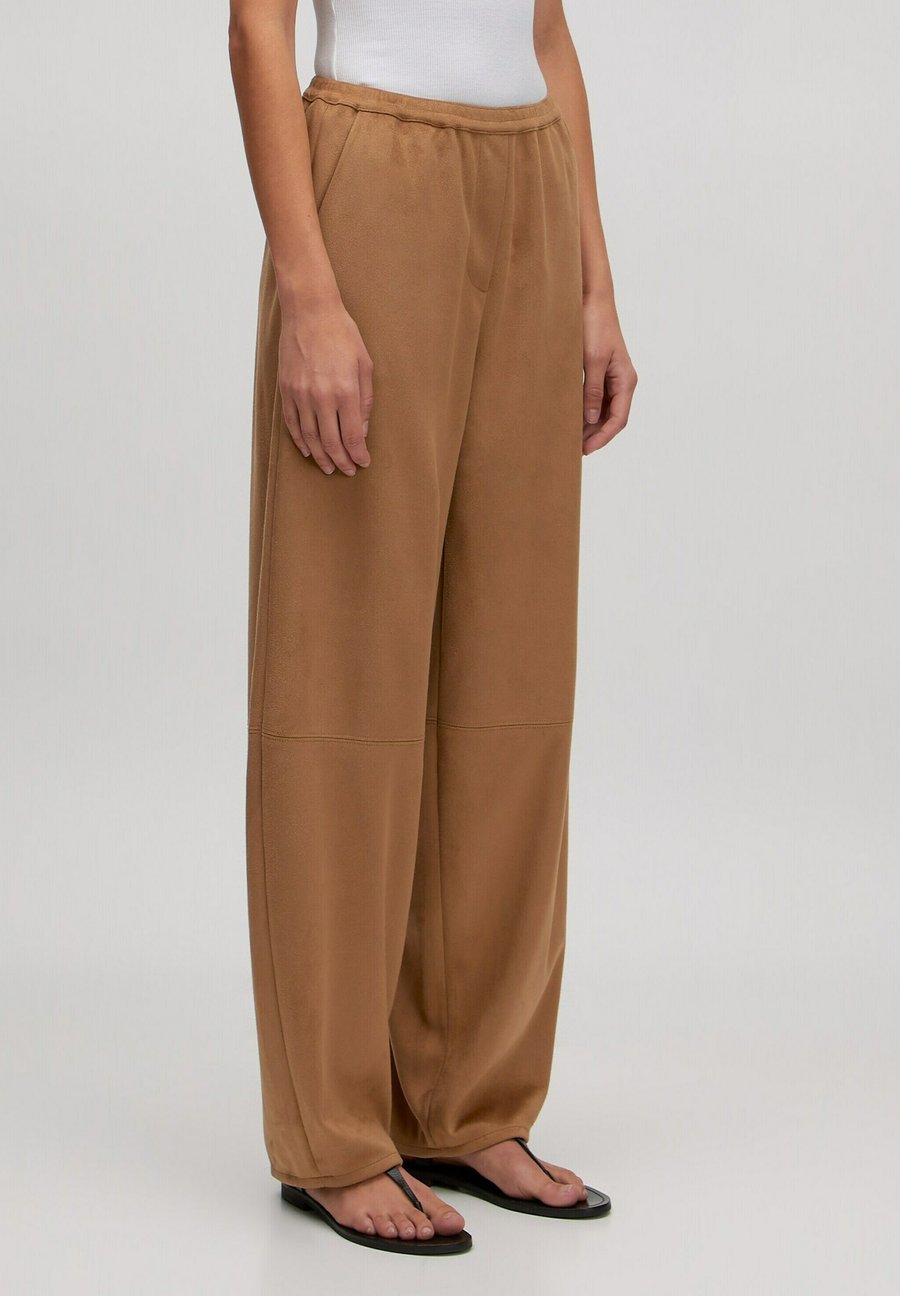 Брюки EDITED FAE, Braun/Brown
Брюки EDITED FAE, Braun/Brown