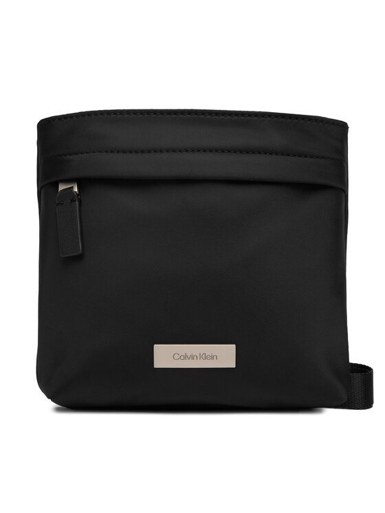 Сумка через плечо Sleek Slim Flatpack LV04D3234G Calvin Klein, черный
Сумка через плечо Sleek Slim Flatpack LV04D3234G Calvin Klein, черный