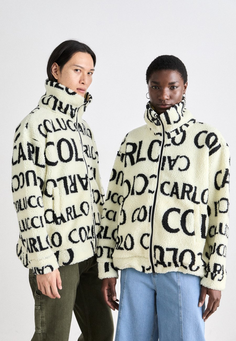 Флисовая куртка Carlo Colucci OVERSIZE UNISEX, White/Off-White
Флисовая куртка Carlo Colucci OVERSIZE UNISEX, White/Off-White