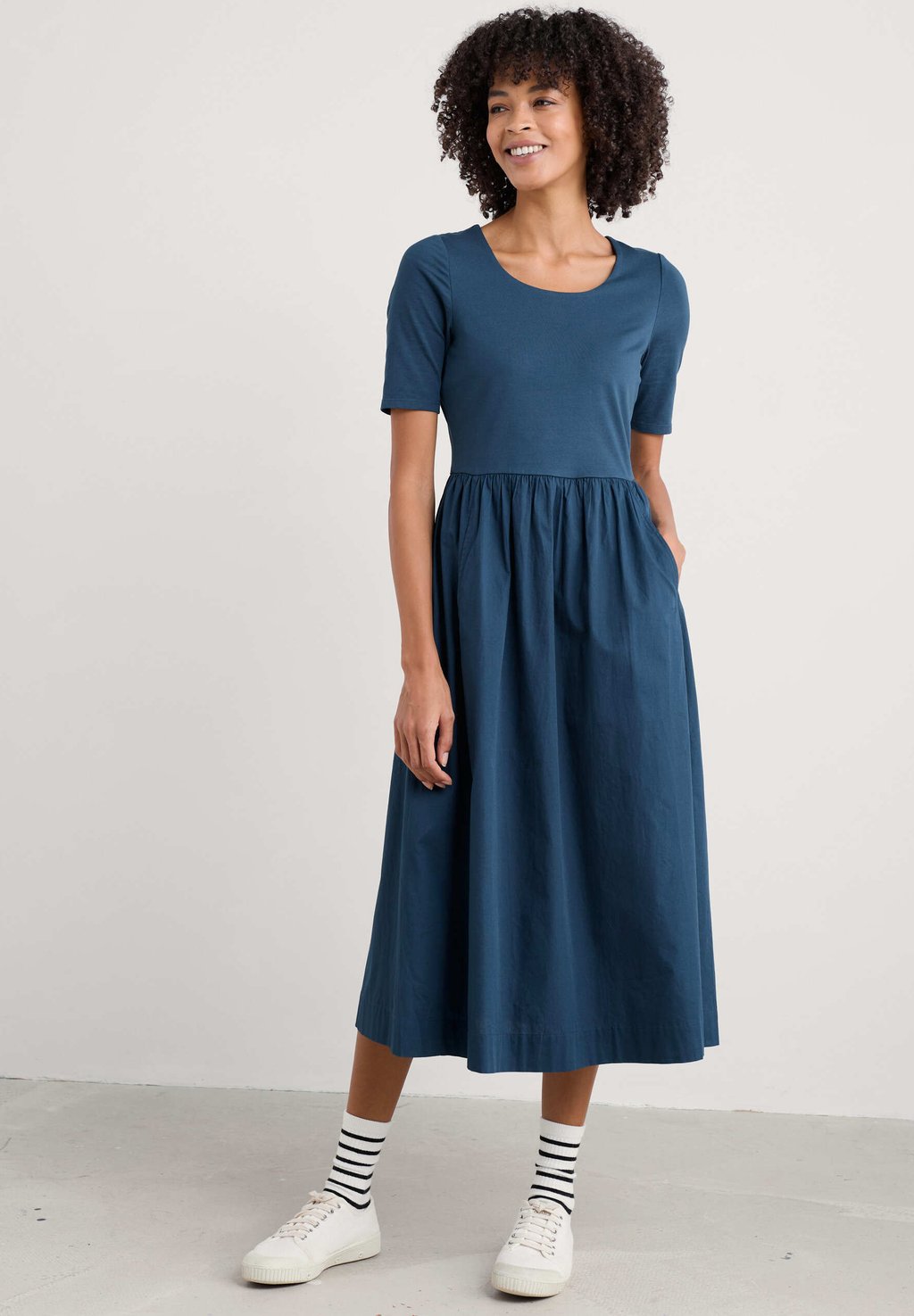 Джинсовое платье Seasalt Cornwall, цвет Navy Night Sky
Джинсовое платье Seasalt Cornwall, цвет Navy Night Sky