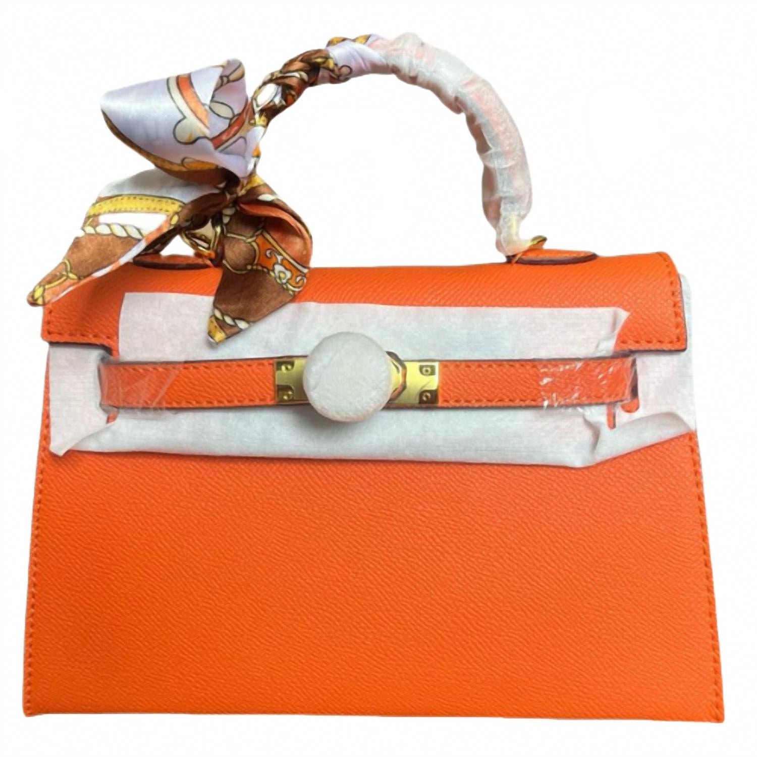 Гламурная мини-сумочка Signature в оранжевом цвете Glam Collections
Гламурная мини-сумочка Signature в оранжевом цвете Glam Collections