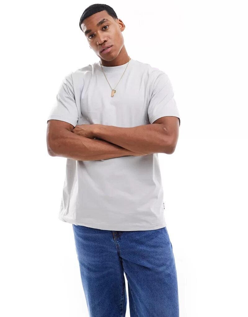 Светло-серая футболка свободного кроя Only & Sons
Светло-серая футболка свободного кроя Only & Sons