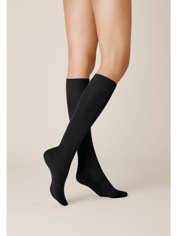 Kunert Чувственные дышащие высокие носки из мериносовой шерсти черного цвета
Kunert Чувственные дышащие высокие носки из мериносовой шерсти черного цвета