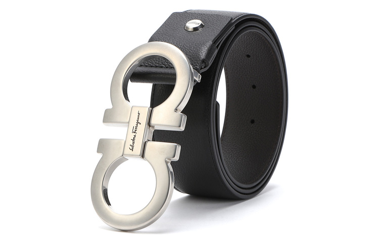 Классический ремень Ferragamo с серебряной пряжкой из мелкозернистой телячьей кожи на застёжке-кнопке
Классический ремень Ferragamo с серебряной пряжкой из мелкозернистой телячьей кожи на застёжке-кнопке