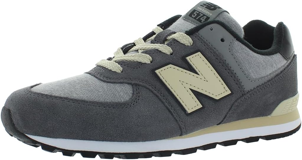 Кроссовки New Balance Kids 574 V1 Familiar Ground на шнуровке, серый/бежевый
Кроссовки New Balance Kids 574 V1 Familiar Ground на шнуровке, серый/бежевый