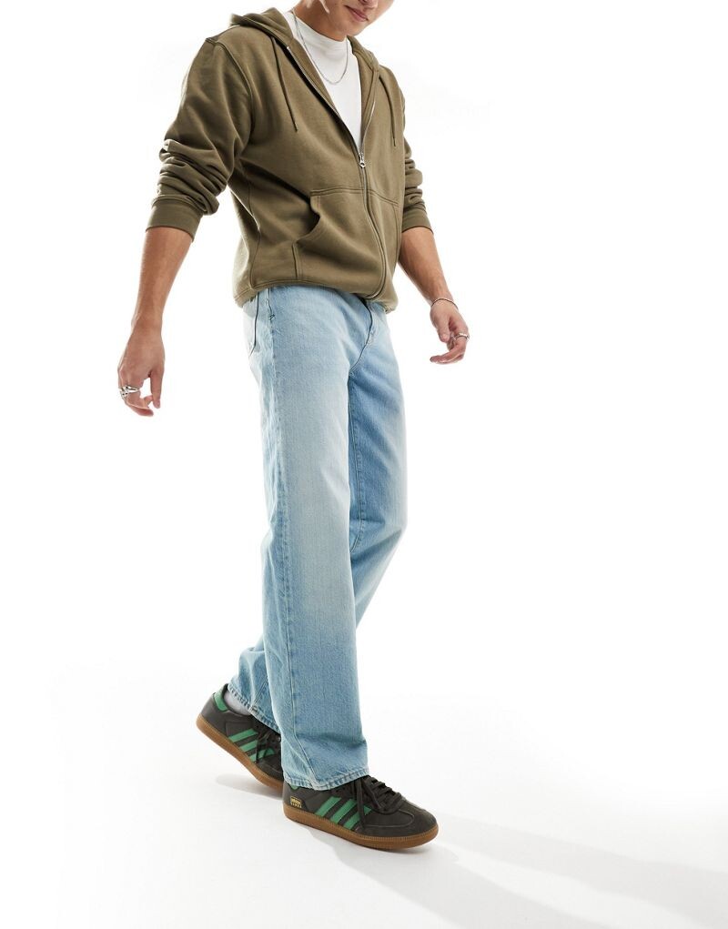 Светлые свободные джинсы Lacoste синего цвета
Светлые свободные джинсы Lacoste синего цвета