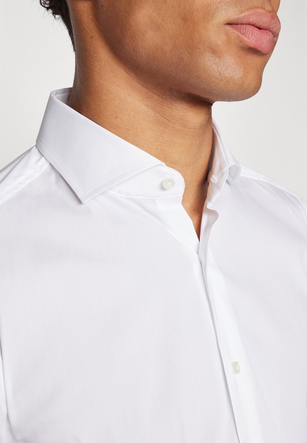 Деловая рубашка Hank Spread BOSS, белая
Деловая рубашка Hank Spread BOSS, белая