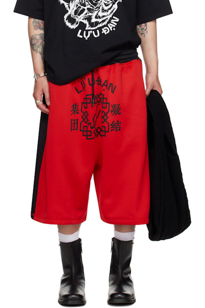 Красные баскетбольные шорты CLOT Edition LU'U DAN
Красные баскетбольные шорты CLOT Edition LU'U DAN