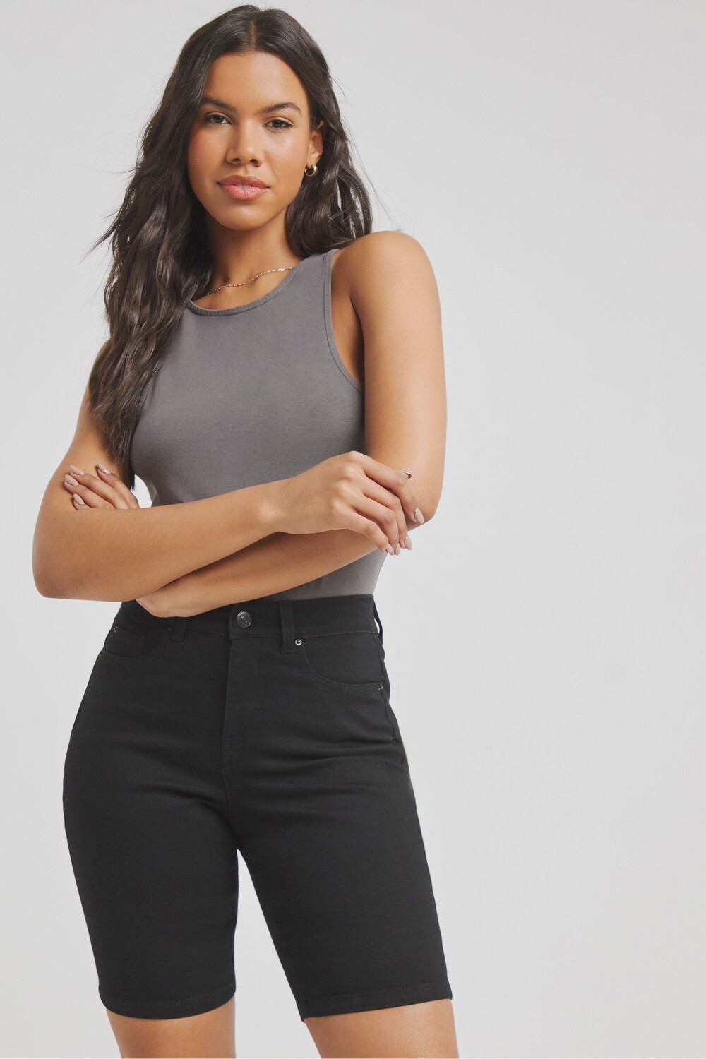 24/7 джинсовые шорты до колена Simply Be, черный
24/7 джинсовые шорты до колена Simply Be, черный