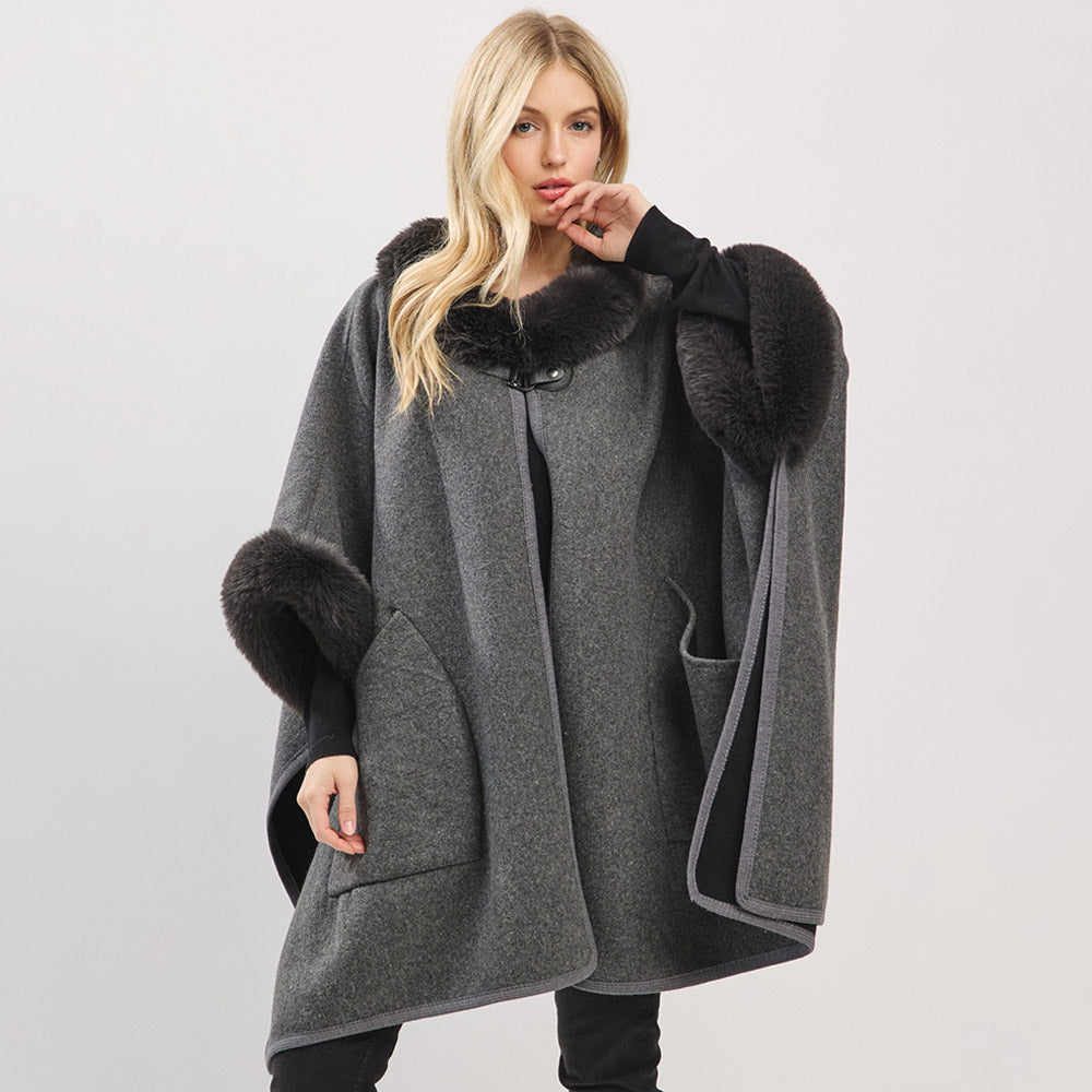 Каппа-пончо с отделкой из искусственного меха и застежкой-кнопкой спереди TRUEDAMES, серый
Каппа-пончо с отделкой из искусственного меха и застежкой-кнопкой спереди TRUEDAMES, серый