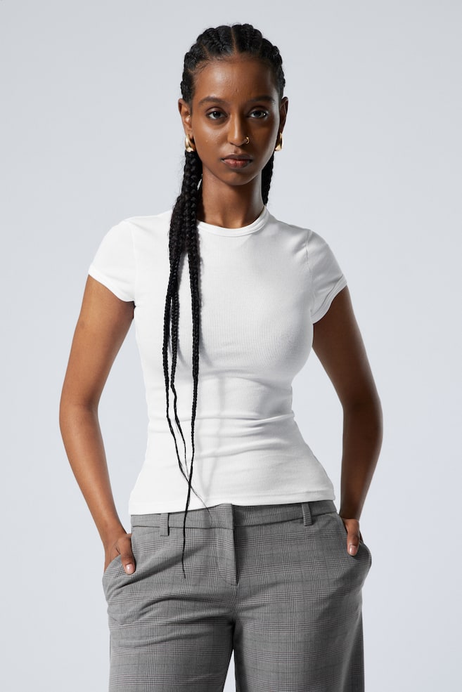 Футболка облегающего кроя из хлопка в рубчик Weekday, белый
Футболка облегающего кроя из хлопка в рубчик Weekday, белый
