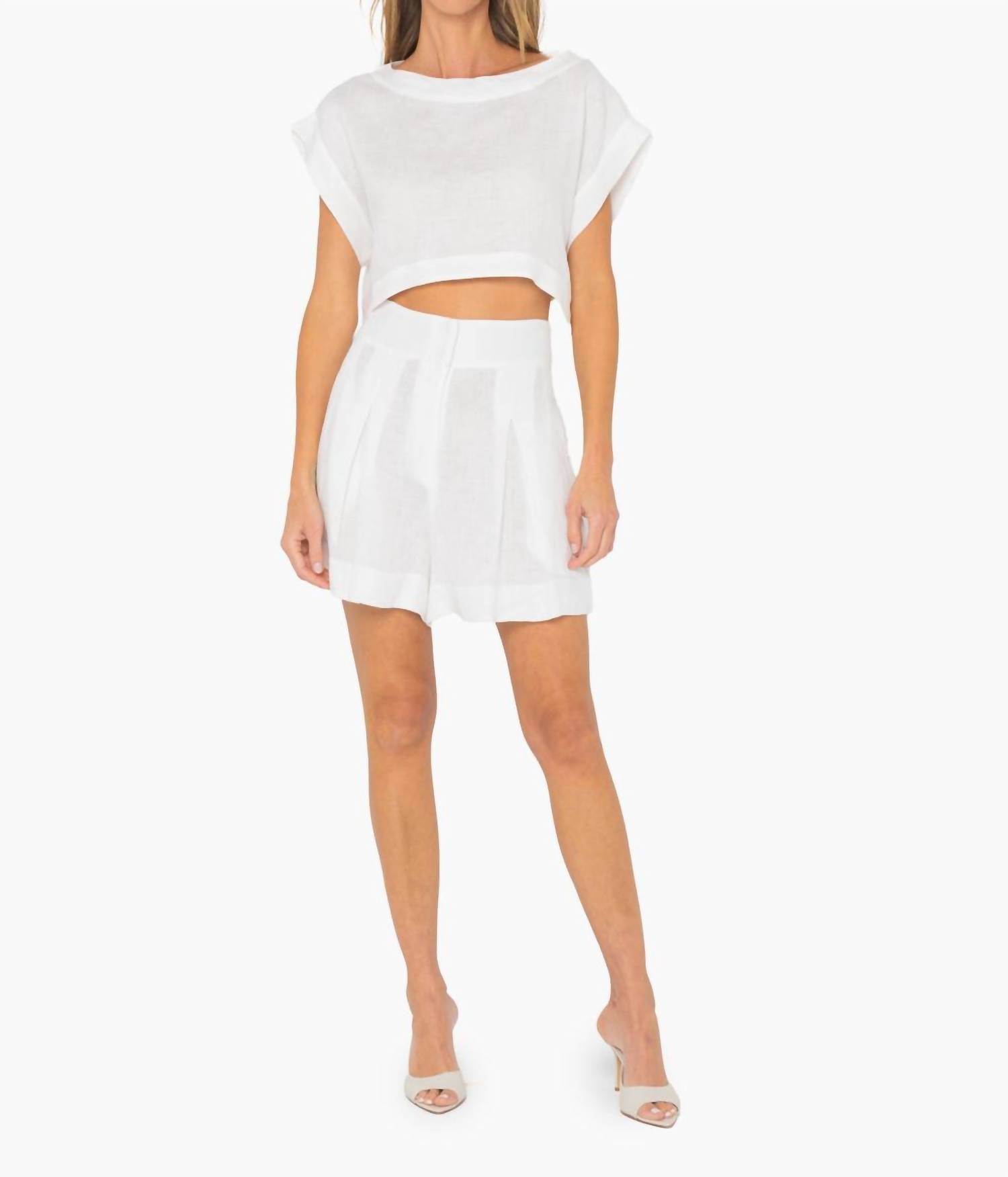 Топ Finley в цвете устрицы JBQ, Oyster
Топ Finley в цвете устрицы JBQ, Oyster