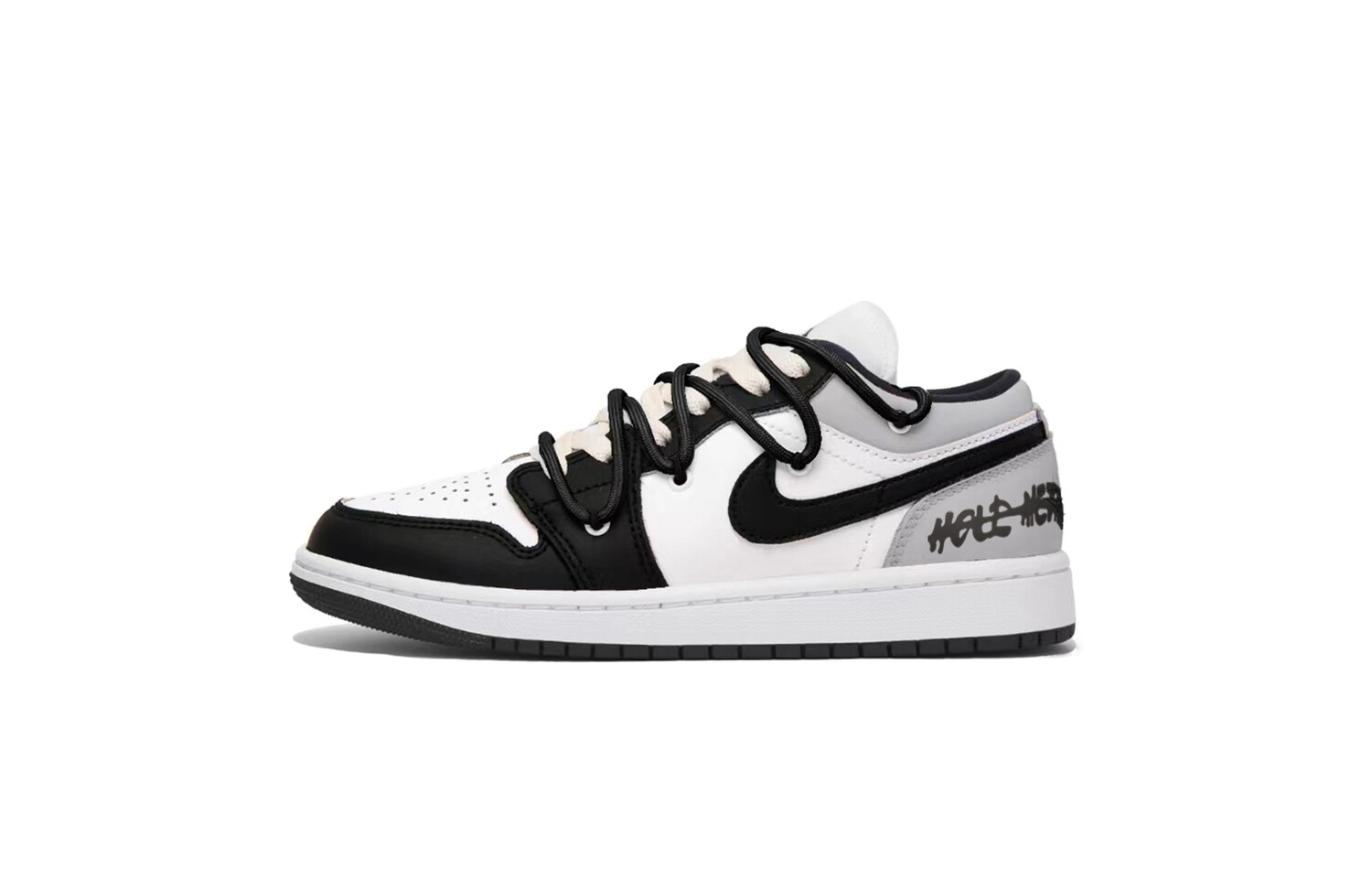 Кроссовки Air Jordan 1 Vintage Basketball Shoes Women's Low-top Black/White/Gray, черный/белый/серый
Кроссовки Air Jordan 1 Vintage Basketball Shoes Women's Low-top Black/White/Gray, черный/белый/серый
