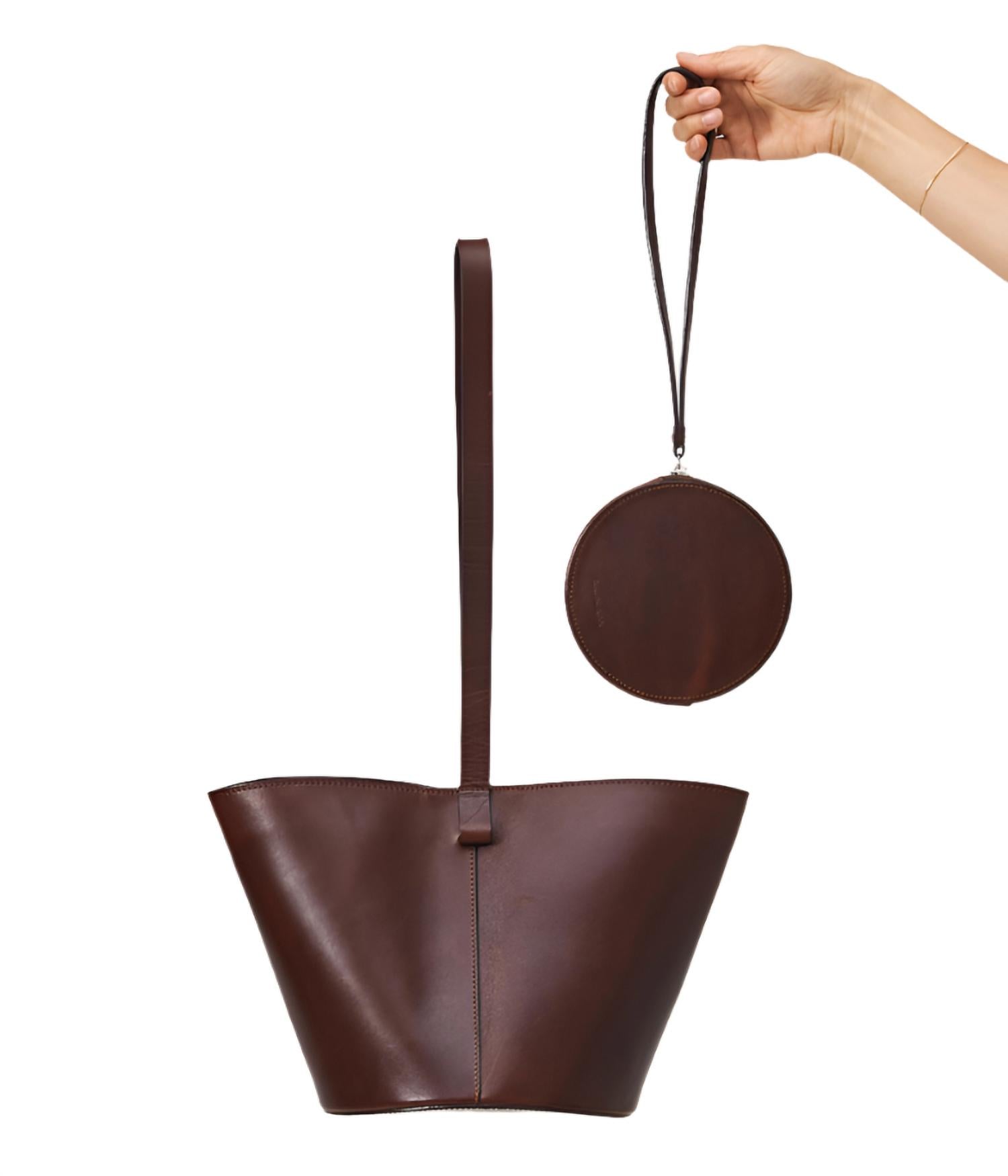 Женская короткая корзинчатая сумка в цвете эспрессо Building Block, Espresso
Женская короткая корзинчатая сумка в цвете эспрессо Building Block, Espresso