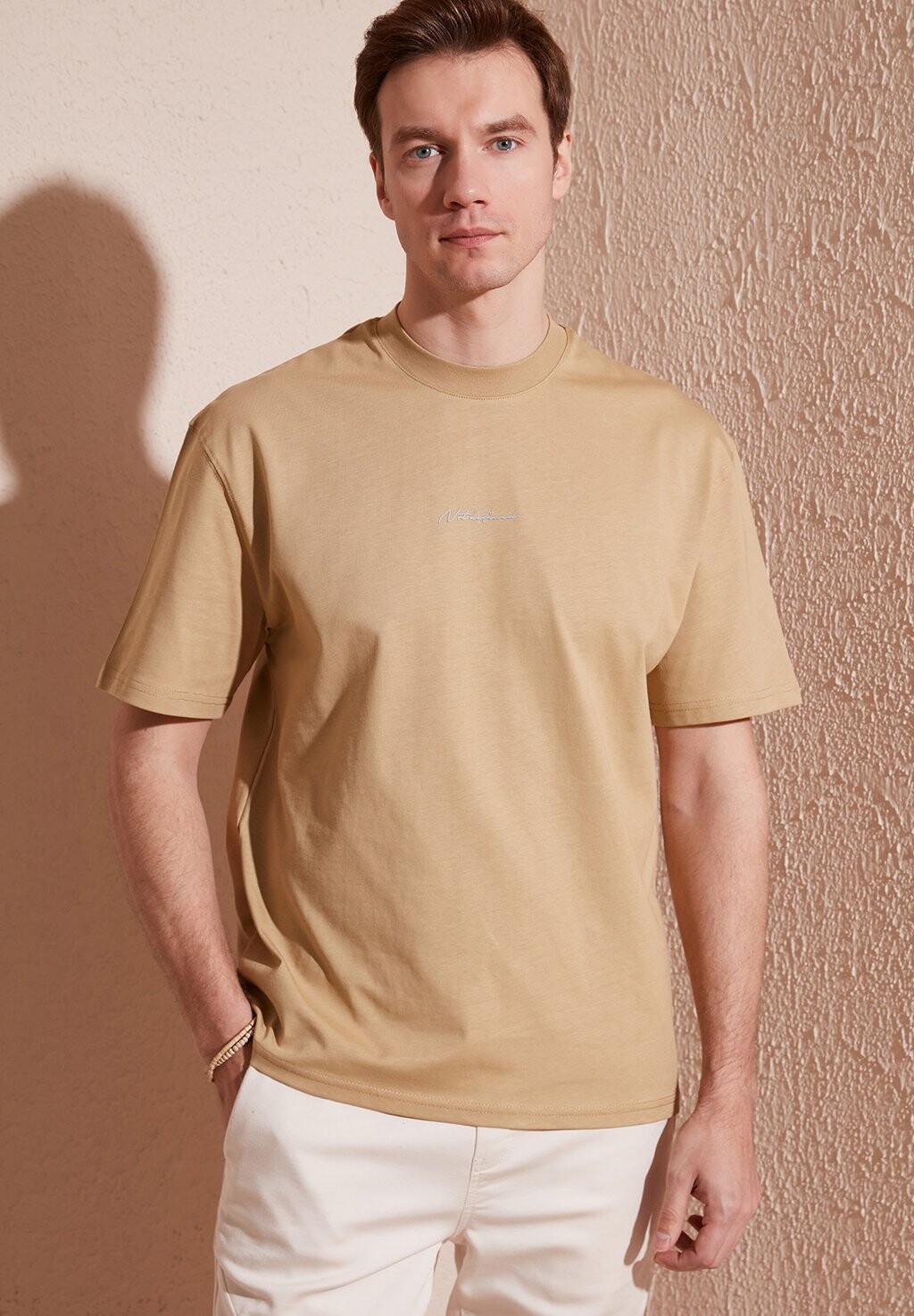 Базовая футболка Buratti, коричневый
Базовая футболка Buratti, коричневый