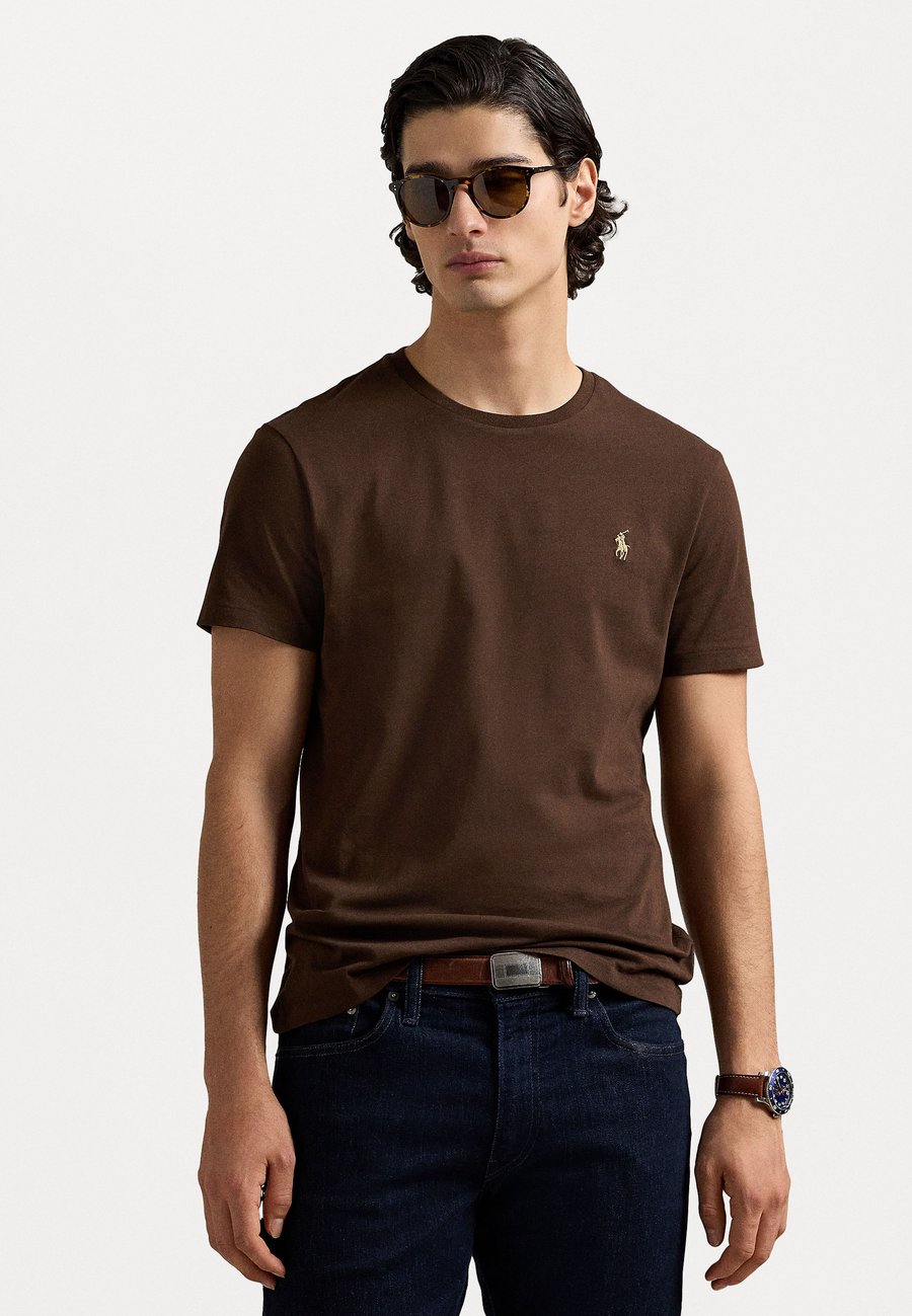 Футболка Polo Ralph Lauren CUSTOM SLIM FIT JERSEY CREWNECK T-SHIRT, Nutmeg Brown/Yellow
Футболка Polo Ralph Lauren CUSTOM SLIM FIT JERSEY CREWNECK T-SHIRT, Nutmeg Brown/Yellow