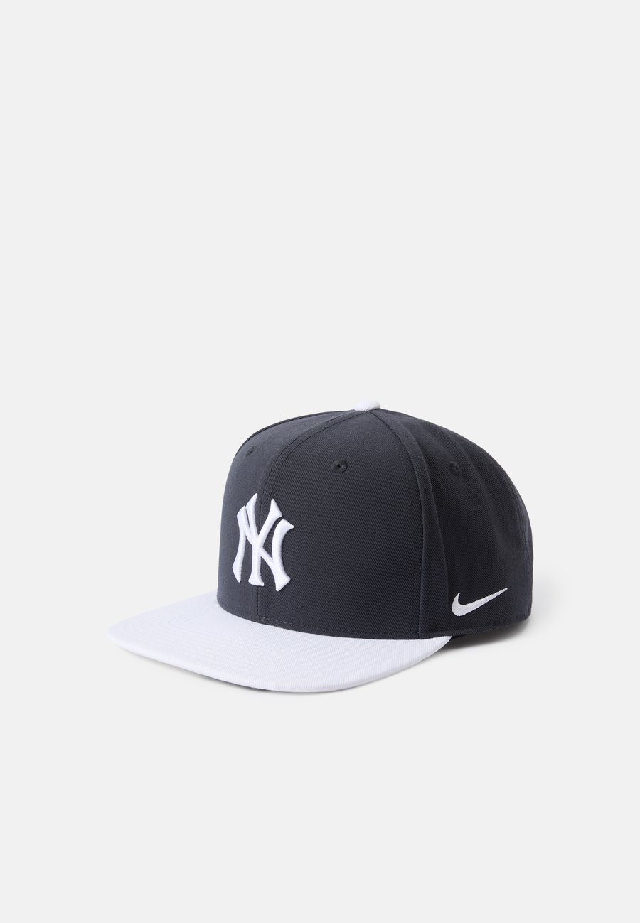 Бейсболка Nike Performance NEW YORK YANKEES , Pitch Blue/White/Blue
Бейсболка Nike Performance NEW YORK YANKEES , Pitch Blue/White/Blue