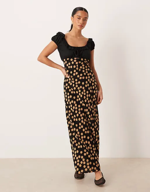 Коричневое платье макси с овальным вырезом, оборкой и завязками ASOS DESIGN Petite
Коричневое платье макси с овальным вырезом, оборкой и завязками ASOS DESIGN Petite