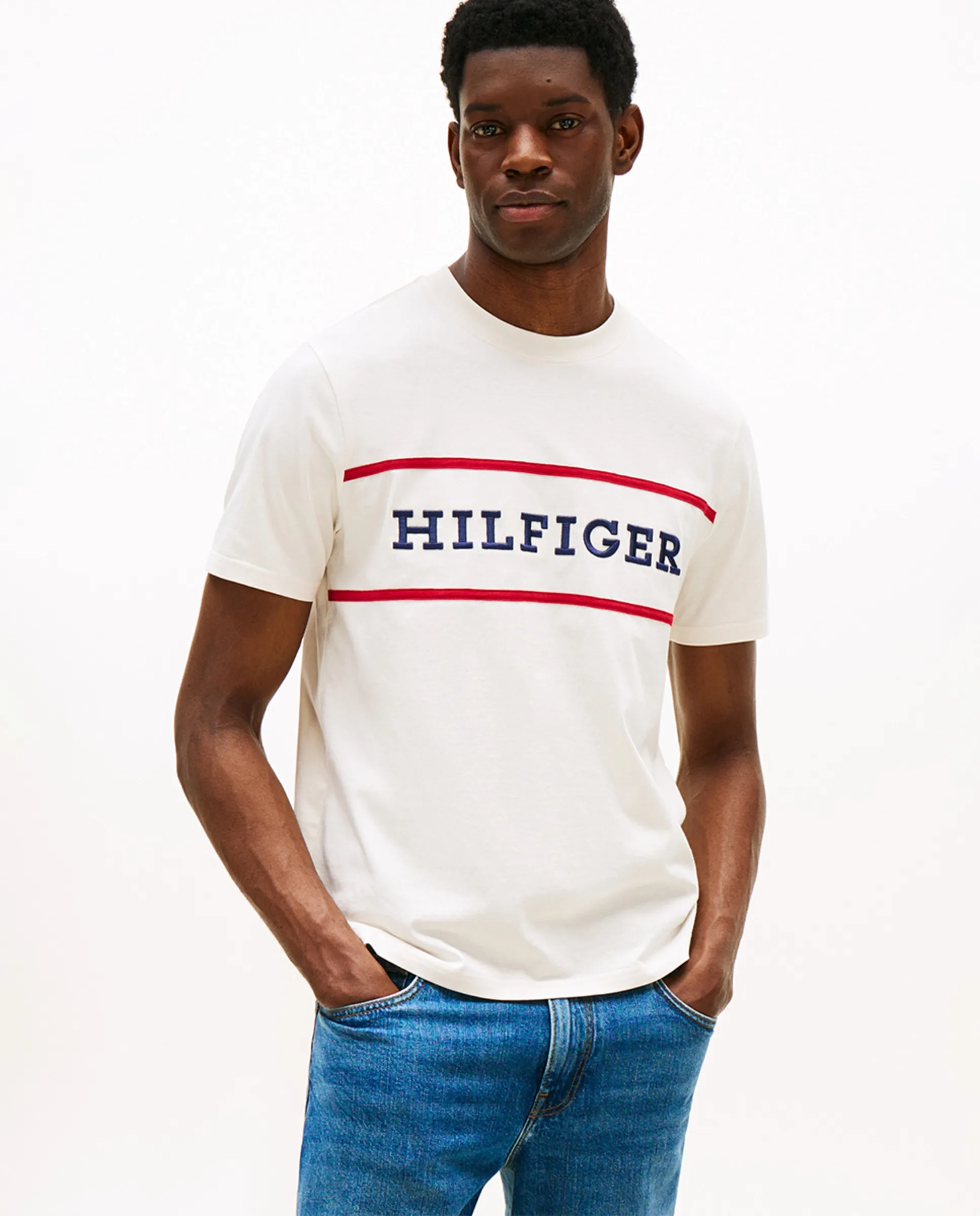 Мужская футболка с коротким рукавом и вышитым логотипом по центру Tommy Hilfiger, белый
Мужская футболка с коротким рукавом и вышитым логотипом по центру Tommy Hilfiger, белый