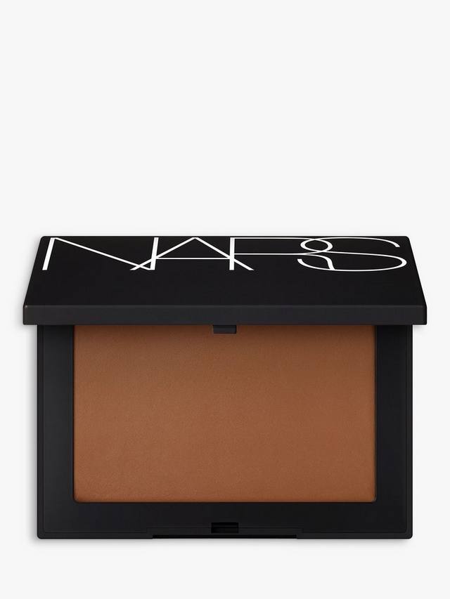 Пудра для фиксации макияжа с эффектом светоотражения NARS, Sable
Пудра для фиксации макияжа с эффектом светоотражения NARS, Sable