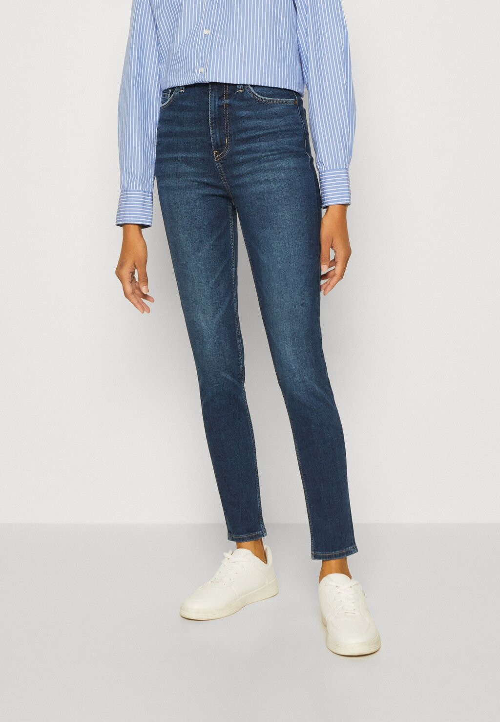 Джинсы скинни Marks & Spencer
Джинсы скинни Marks & Spencer