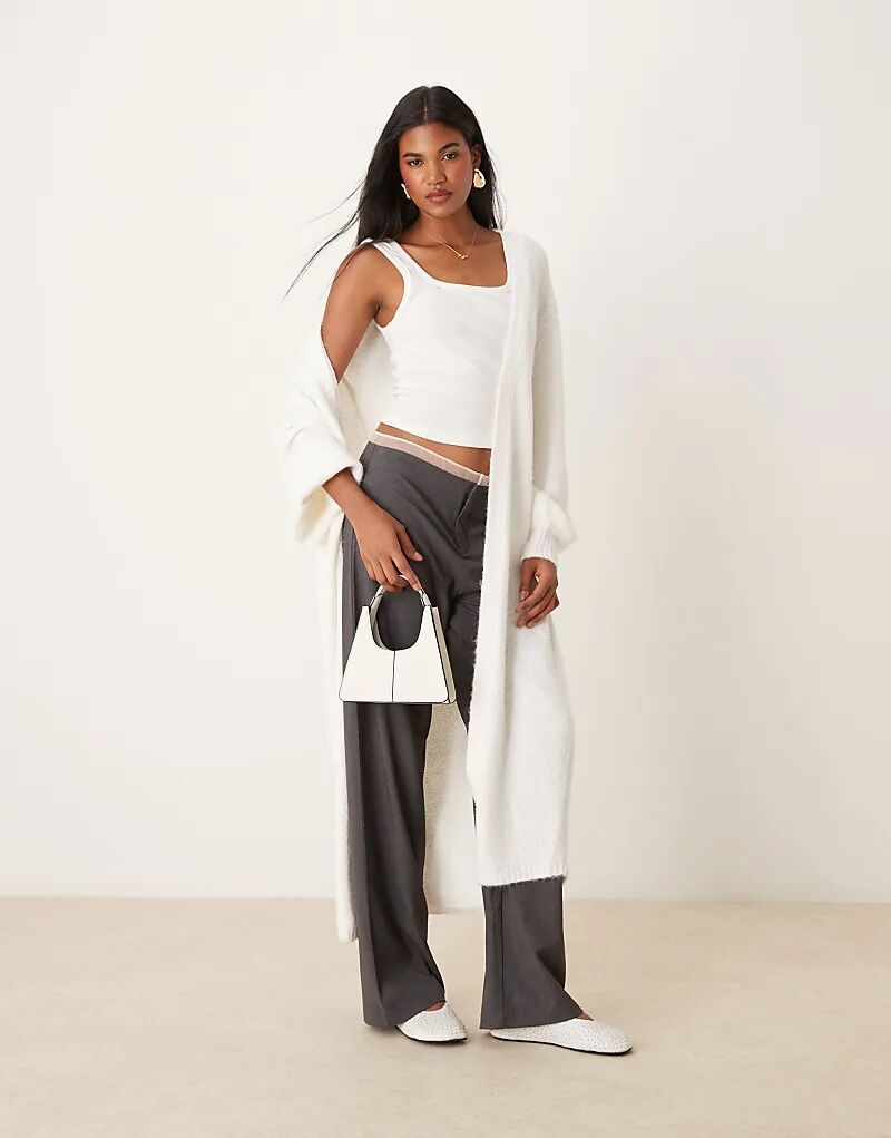 Макси-кардиган кремового цвета Miss Selfridge
Макси-кардиган кремового цвета Miss Selfridge