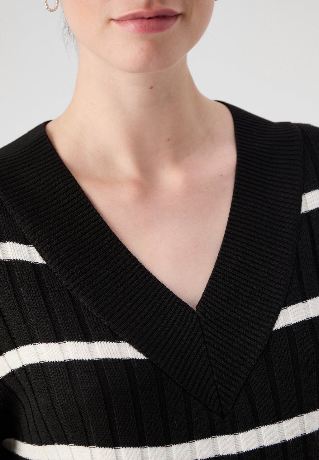 Платье-джемпер OLMNEW TESSA MIDI DRESS ONLY MATERNITY, черный 
Платье-джемпер OLMNEW TESSA MIDI DRESS ONLY MATERNITY, черный