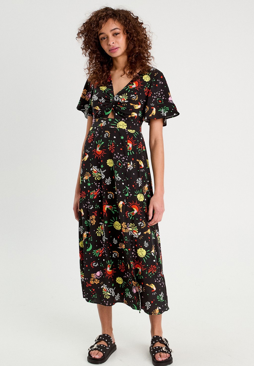 Платье макси LANGES A-LINIEN MIT GEDREHTEM KRAGEN Cache Cache, черный
Платье макси LANGES A-LINIEN MIT GEDREHTEM KRAGEN Cache Cache, черный